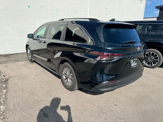 2025 Toyota Sienna XLE 8-Passenger