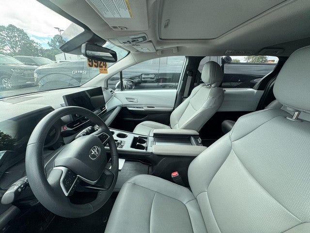 2025 Toyota Sienna XLE