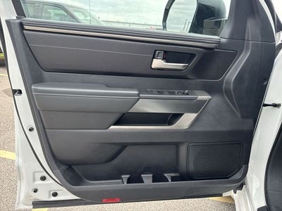 2022 Toyota Tundra 2WD SR5 Double Cab 6.5' Bed (Natl)