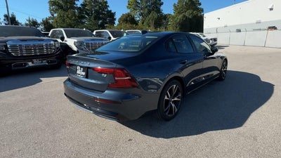 2024 Volvo S60 B5 FWD Core Dark Theme
