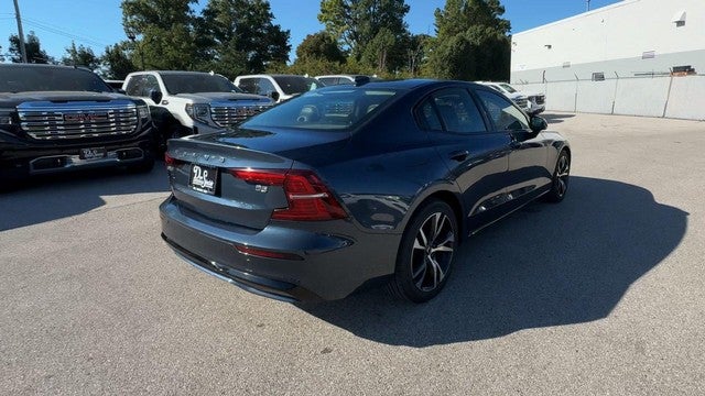 2024 Volvo S60 B5 FWD Core Dark Theme