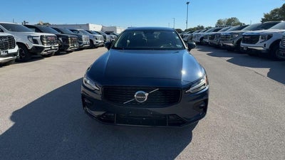 2024 Volvo S60 B5 FWD Core Dark Theme