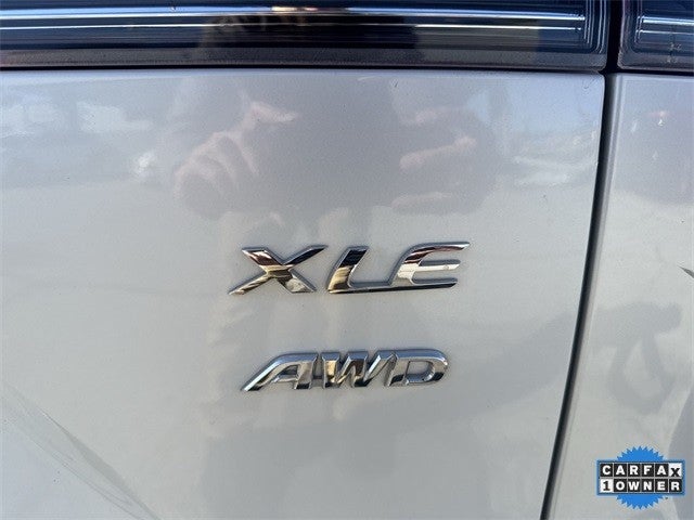 2023 Toyota Corolla Cross XLE 4WD (Natl)