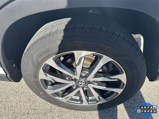 2023 Toyota Corolla Cross XLE 4WD (Natl)