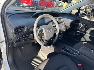 2022 Toyota Prius L Eco (Natl)