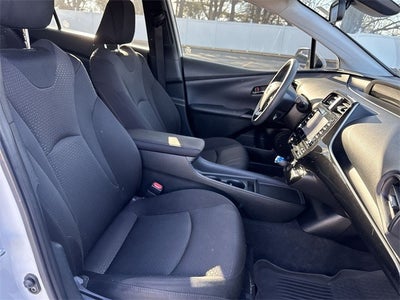 2022 Toyota Prius L Eco (Natl)