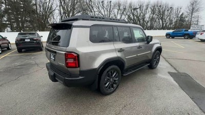 2025 Toyota Land Cruiser 4WD (Natl)