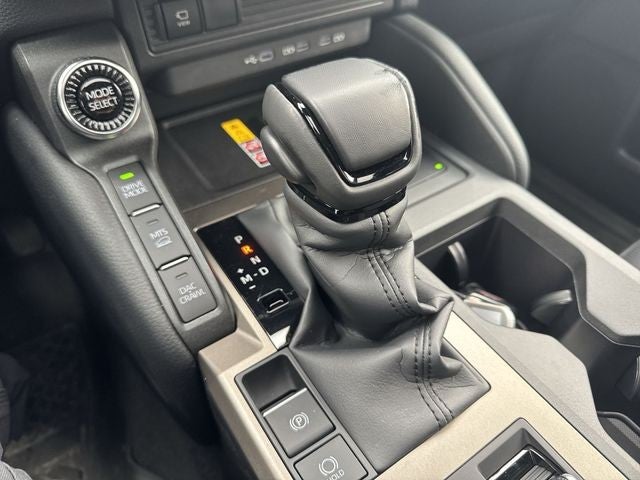 2025 Toyota Land Cruiser 4WD (Natl)