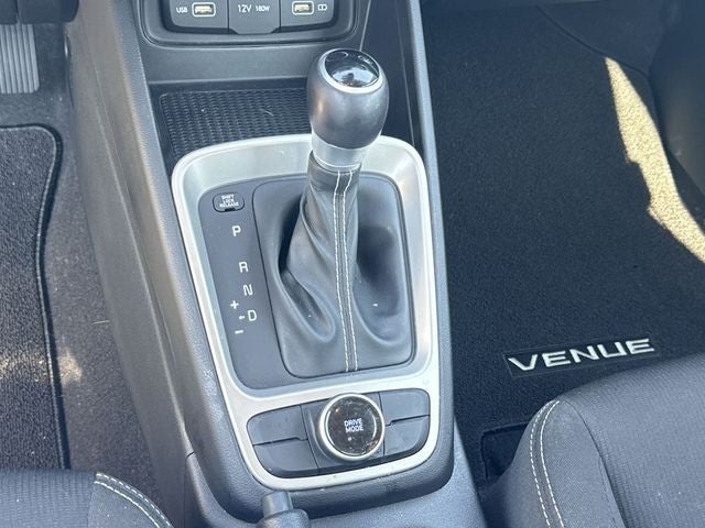 2022 Hyundai Venue SEL IVT