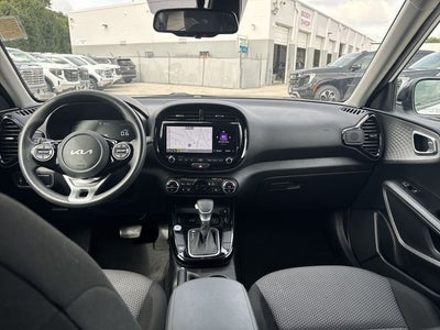 2023 Kia Soul S IVT