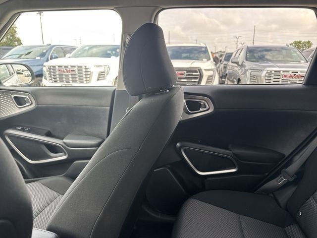2023 Kia Soul S IVT