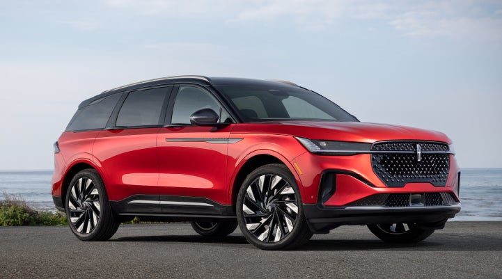 A 2024 Lincoln Nautilus® Reserve model is shown with the stylish available Jet Appearance Package. | Dave Sinclair Lincoln St. Peters in Saint Peters MO