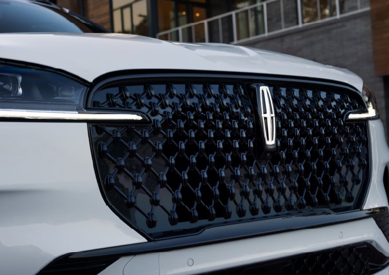 The front grille of a 2026 Lincoln Aviator® SUV is shown. | Dave Sinclair Lincoln St. Peters in Saint Peters MO