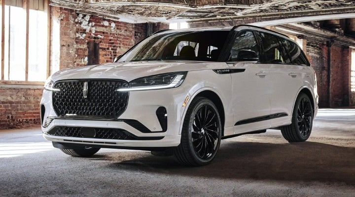A 2026 Lincoln Aviator® SUV is shown with the available Jet Appearance Package. | Dave Sinclair Lincoln St. Peters in Saint Peters MO