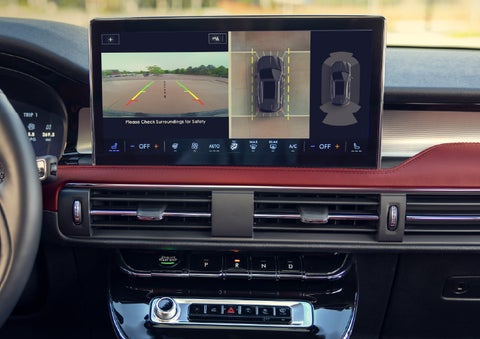 The large 13.2” SYNC® 4 center display featuring 360-Degree Camera of a 2026 Lincoln Corsair® SUV is shown.| Dave Sinclair Lincoln St. Peters in Saint Peters MO