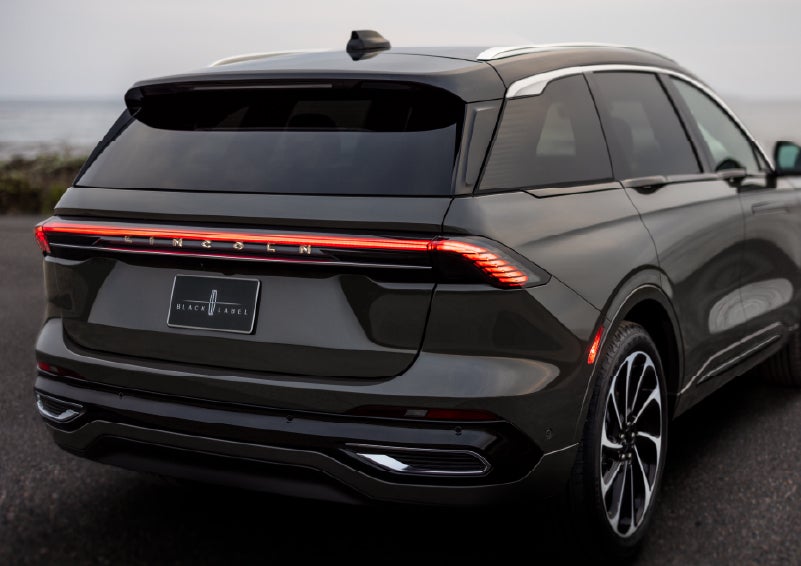 The rear of a 2026 Lincoln Black Label™ Nautilus® SUV displays full LED rear lighting. | Dave Sinclair Lincoln St. Peters in Saint Peters MO